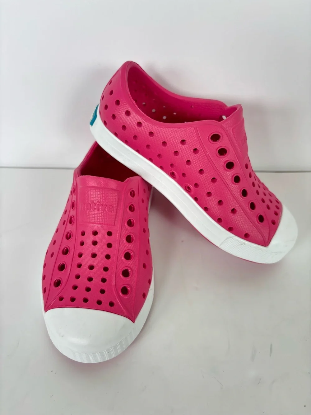 Native Kids Jefferson Pink Slip-On Water Friendly Sneakers size 8